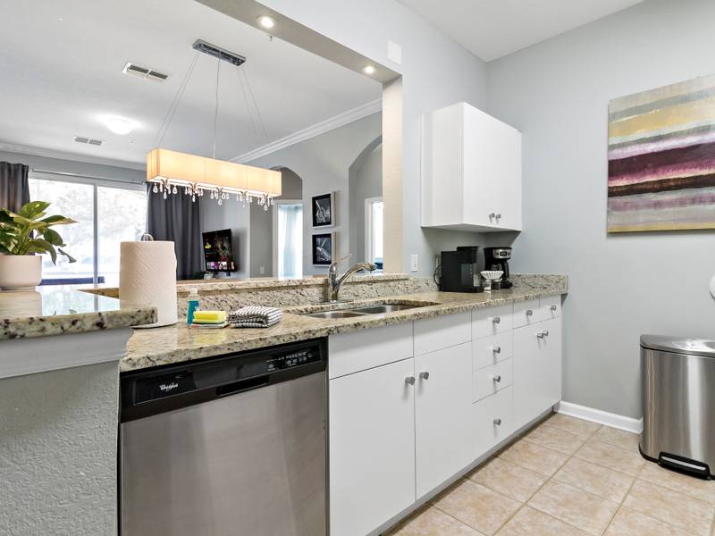 Glenda's Alcove in Windsor Palms (ground floor)